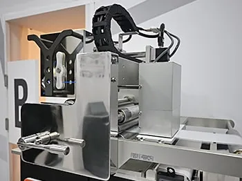 THP2000c展示の様子